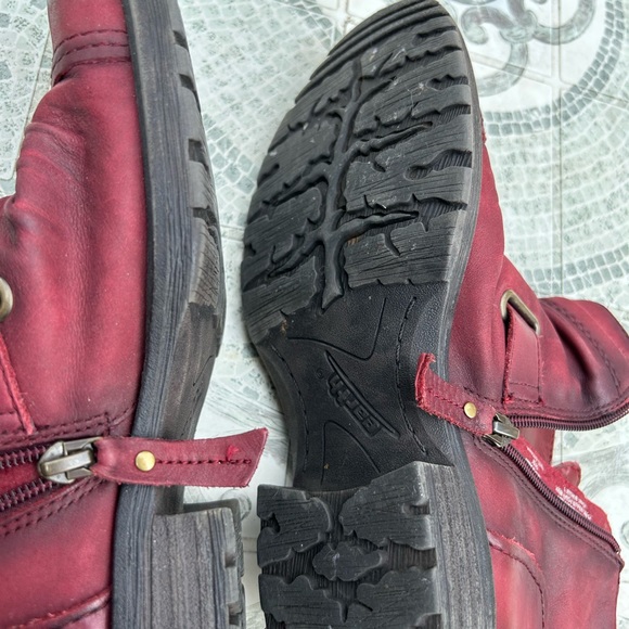 Earth ankle boot red leather uppers, buckle and zipper sides. Sz 7 - Picture 8 of 8